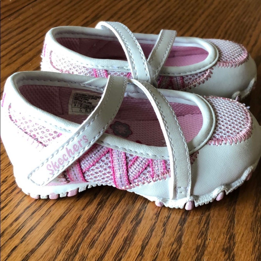 Infant skechers size 3